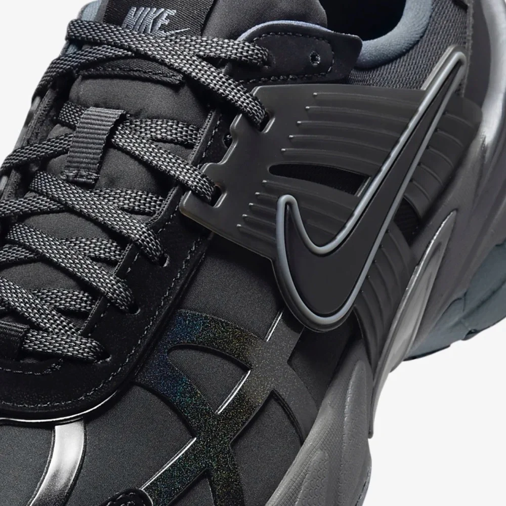 Nike women’s V2K Run GORE-TEX sneakers - Picture 7 of 15